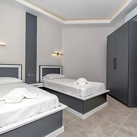 Pera Hotel 3*